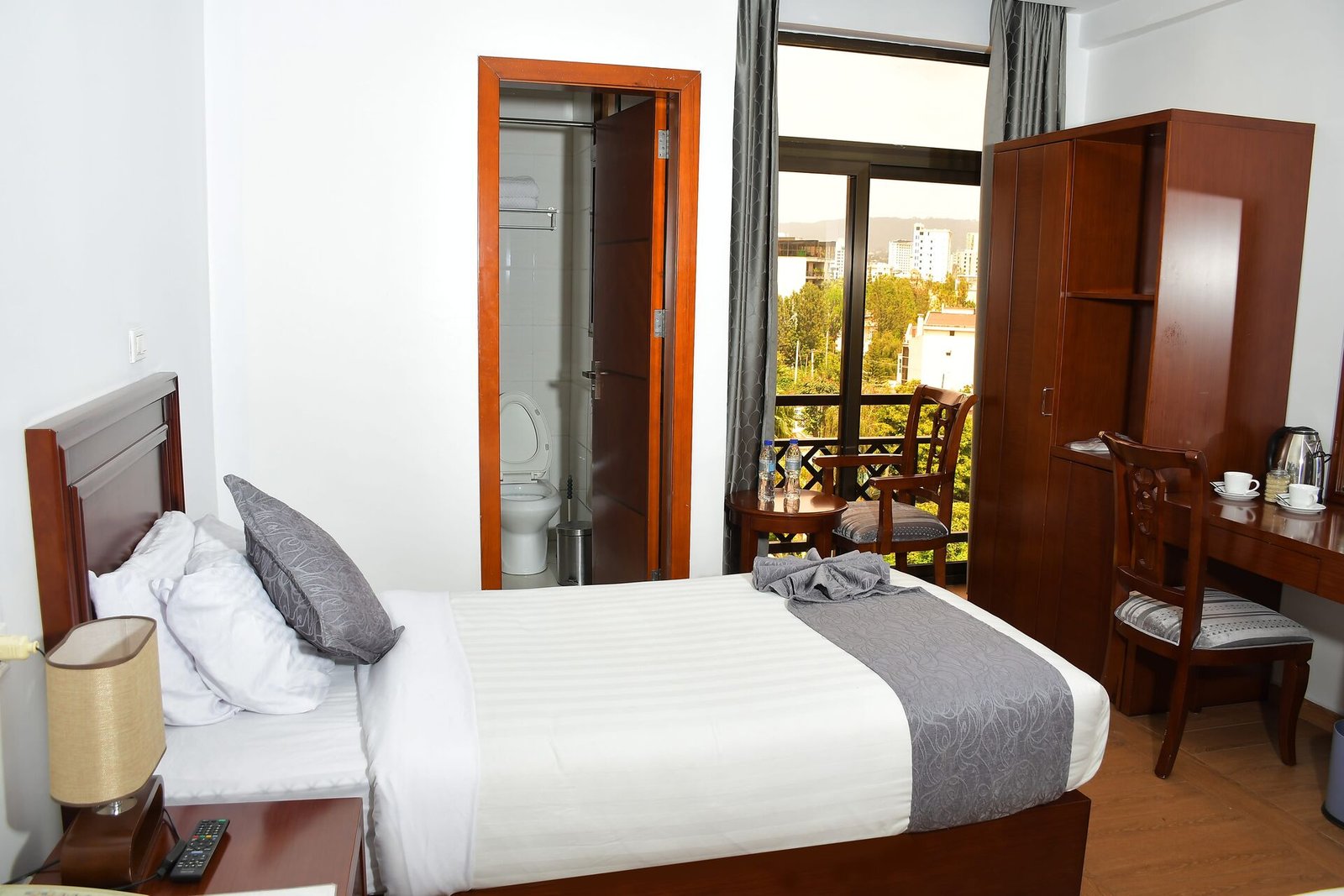 Twin Bed Room